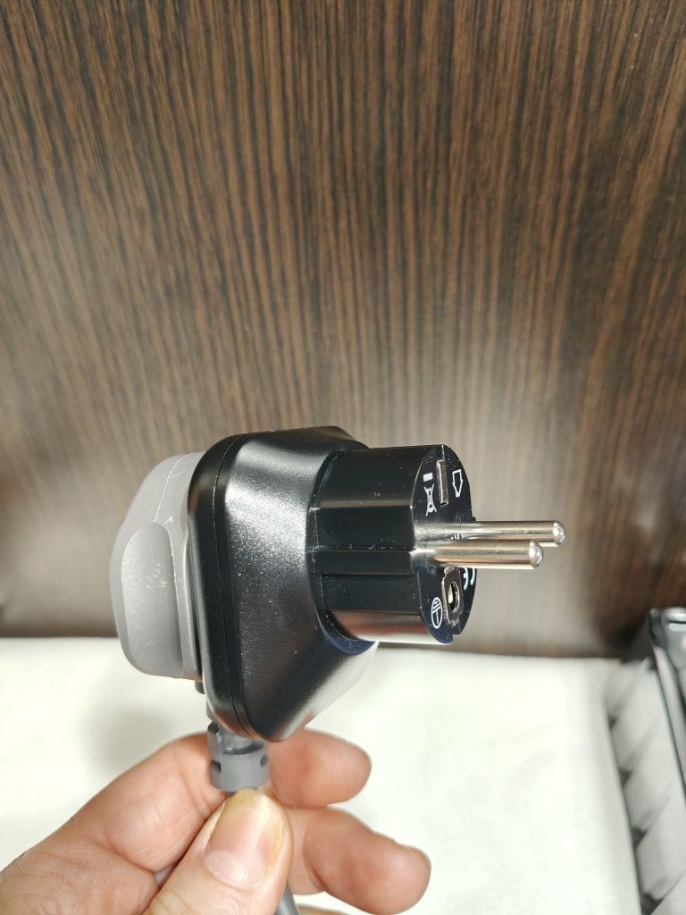 Profesjonalna suszarka do włosów Liropau 2400 W