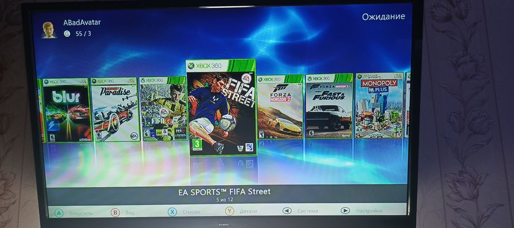 Консоль xbox 360e 500 ГБ+usb freeboot aurora+kinect+ руль+ диски,обмін