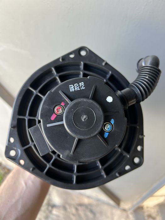 Продається Моторчик пічки Авео