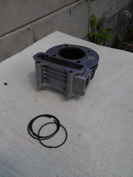 Циліндр на Китайський скутер 80 кубів.