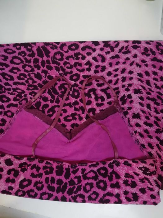 Летнее розовое платье с леопардовым принтом б/у