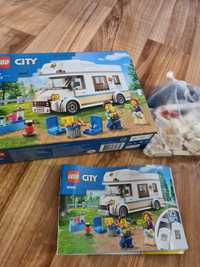 LEGO City 60283 Wakacyjny kamper