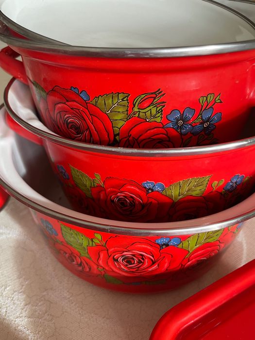 Набір емальованого посуду