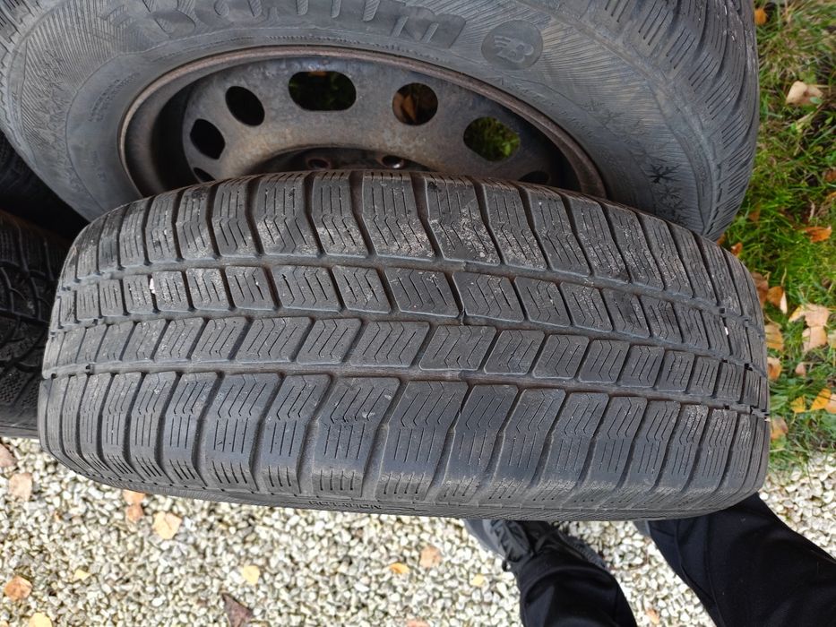 Opony zimowe 15/65/195 + felgi mazda