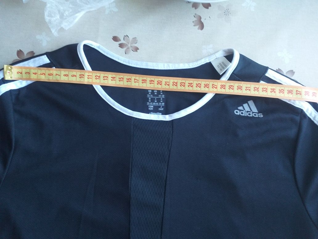Футболка жіноча Adidas р.M чорна