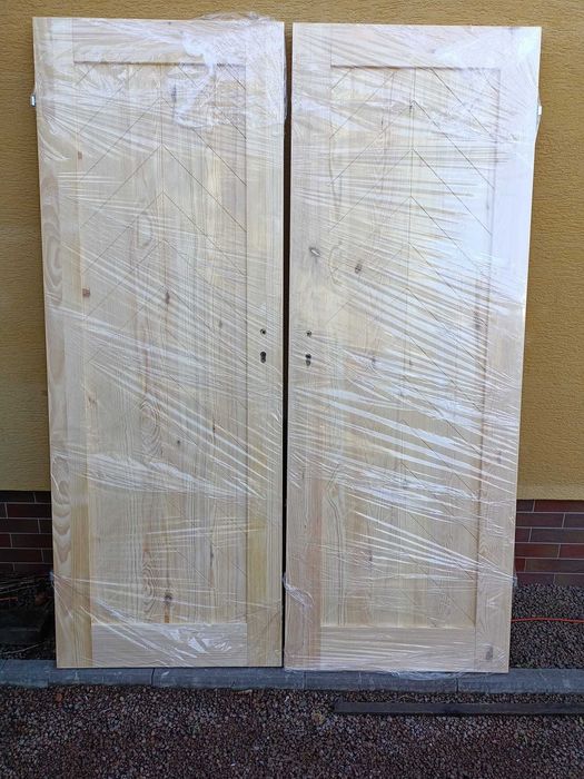 drzwi sosnowe drewniane producent