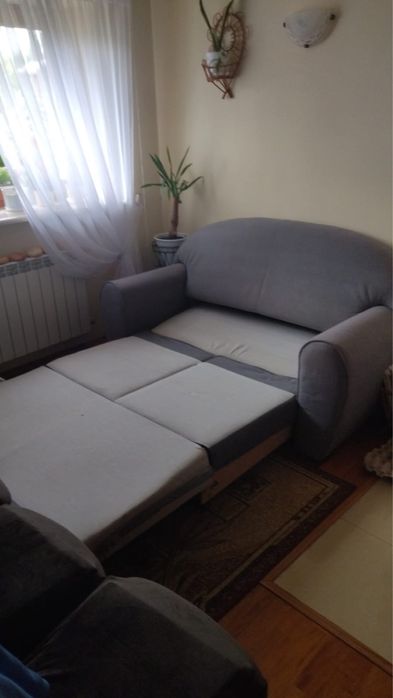 Szara sofa rozkladana