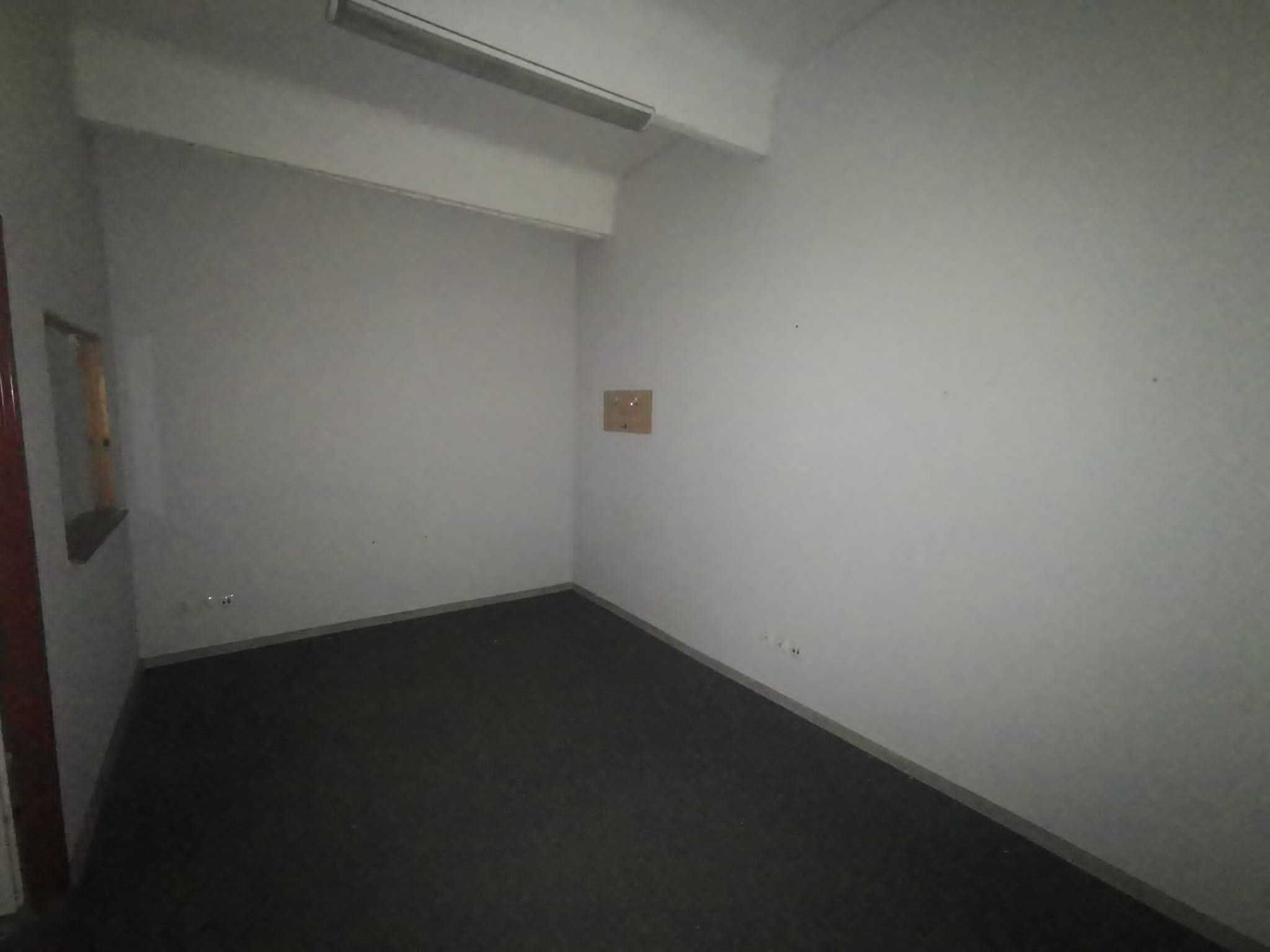 Magazyn lub warsztat ( nie samochodowy) , duży parking