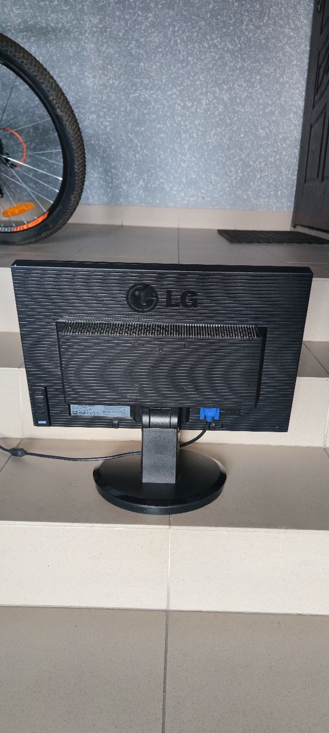 Монітор LG Flatron L194WT- BF