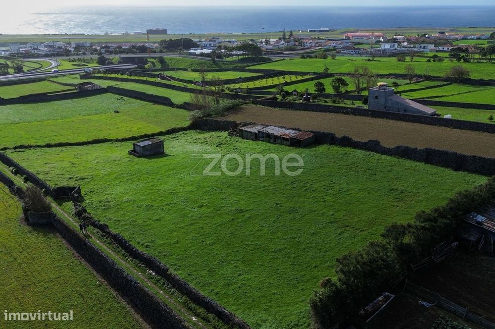 Terreno Rústico com Vista Mar - Arrifes
