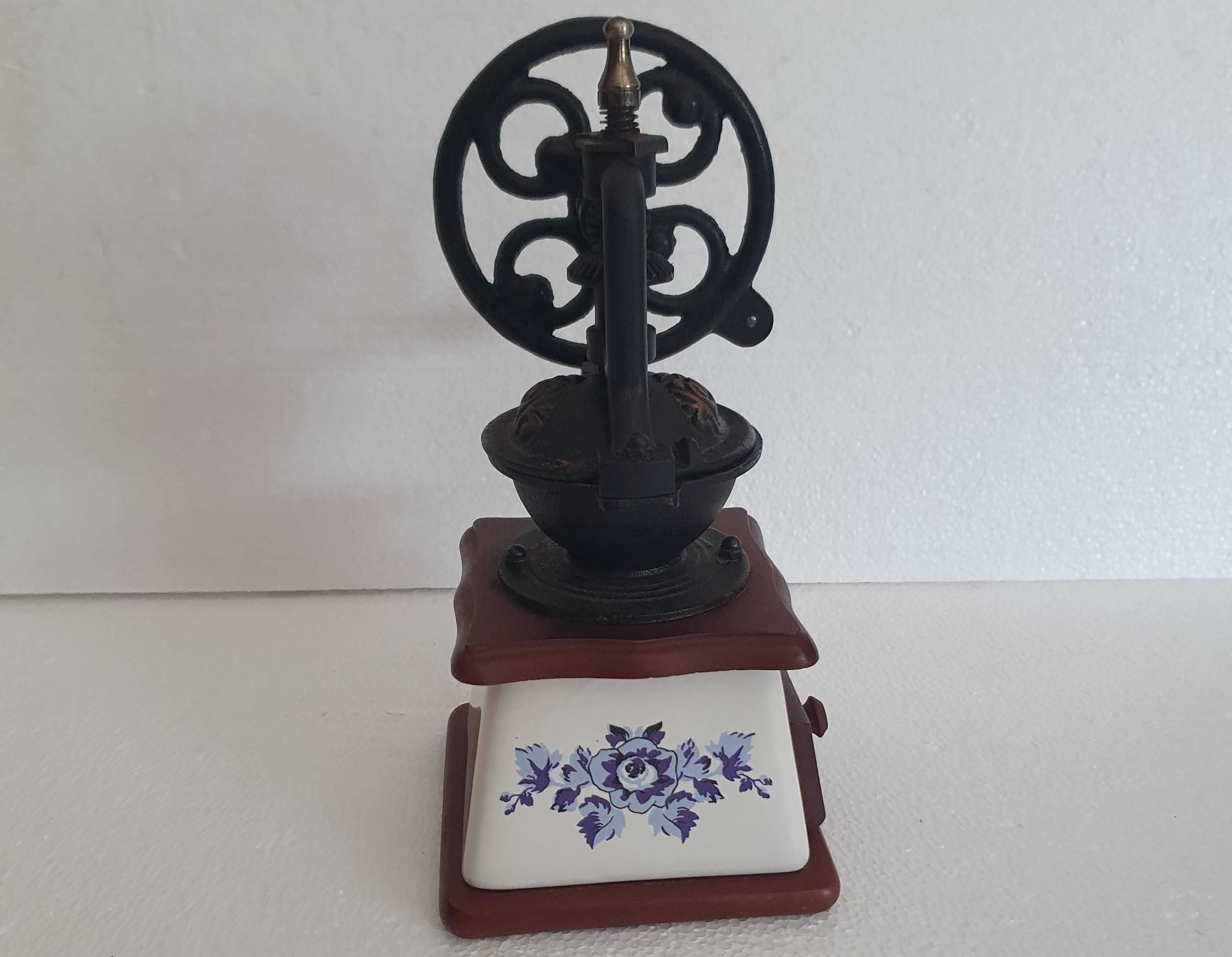 Magnífico Moinho de café manual, vintage e como novo