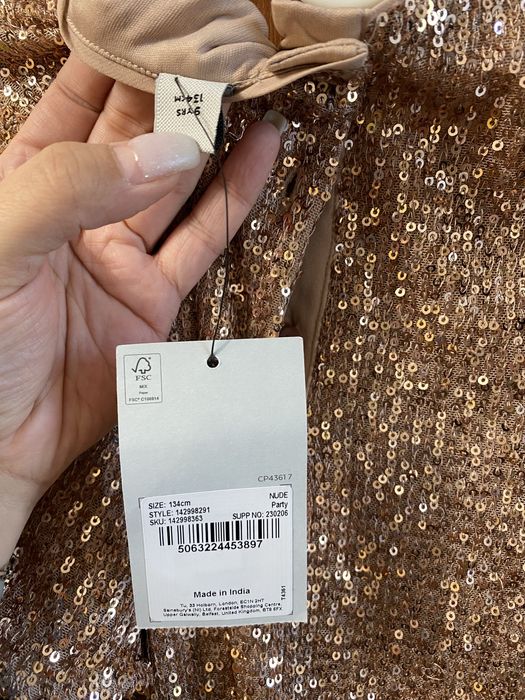 (134 , підійде також на 128) Плаття з паєтками та футболка з паєтками