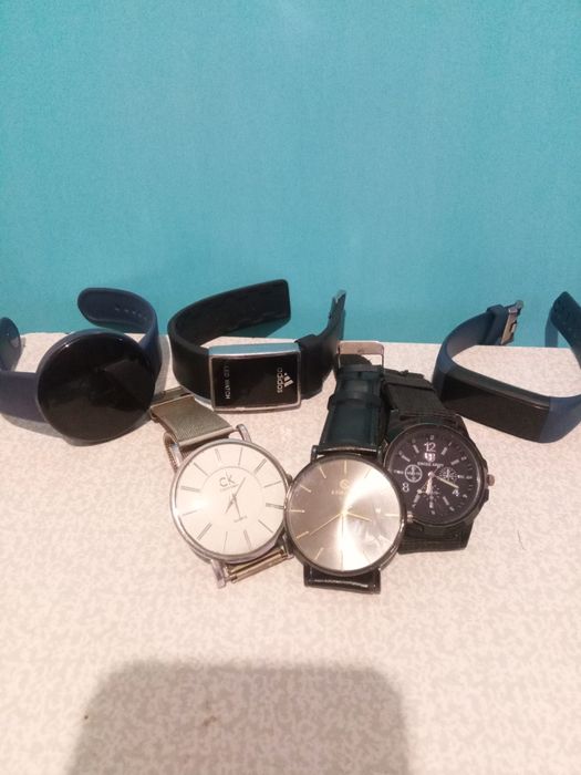 Годинники в робочому стані ДАРОМ