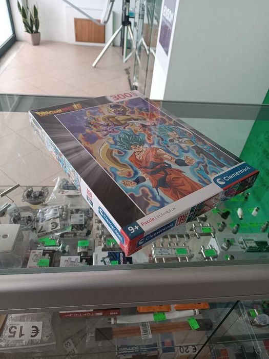 Puzzle Clementoni Dragon Ball Super 33,5x48,5cm 300 peças