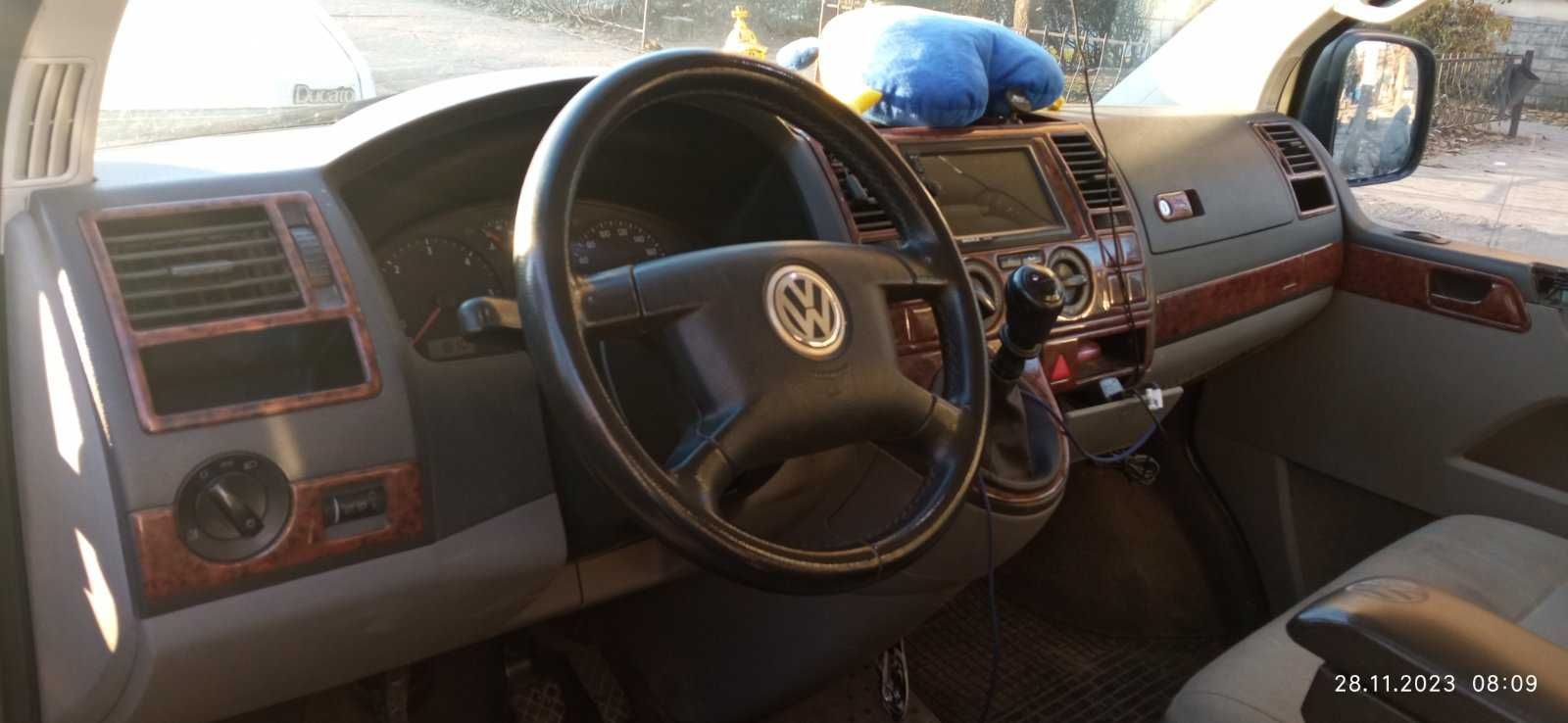 Volkswagen T5 Long