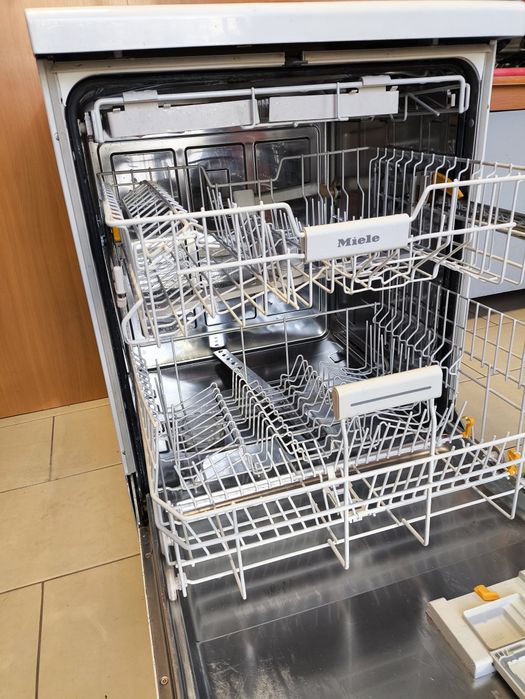 Sprzedam zmywarkę MIELE G4940 Sc