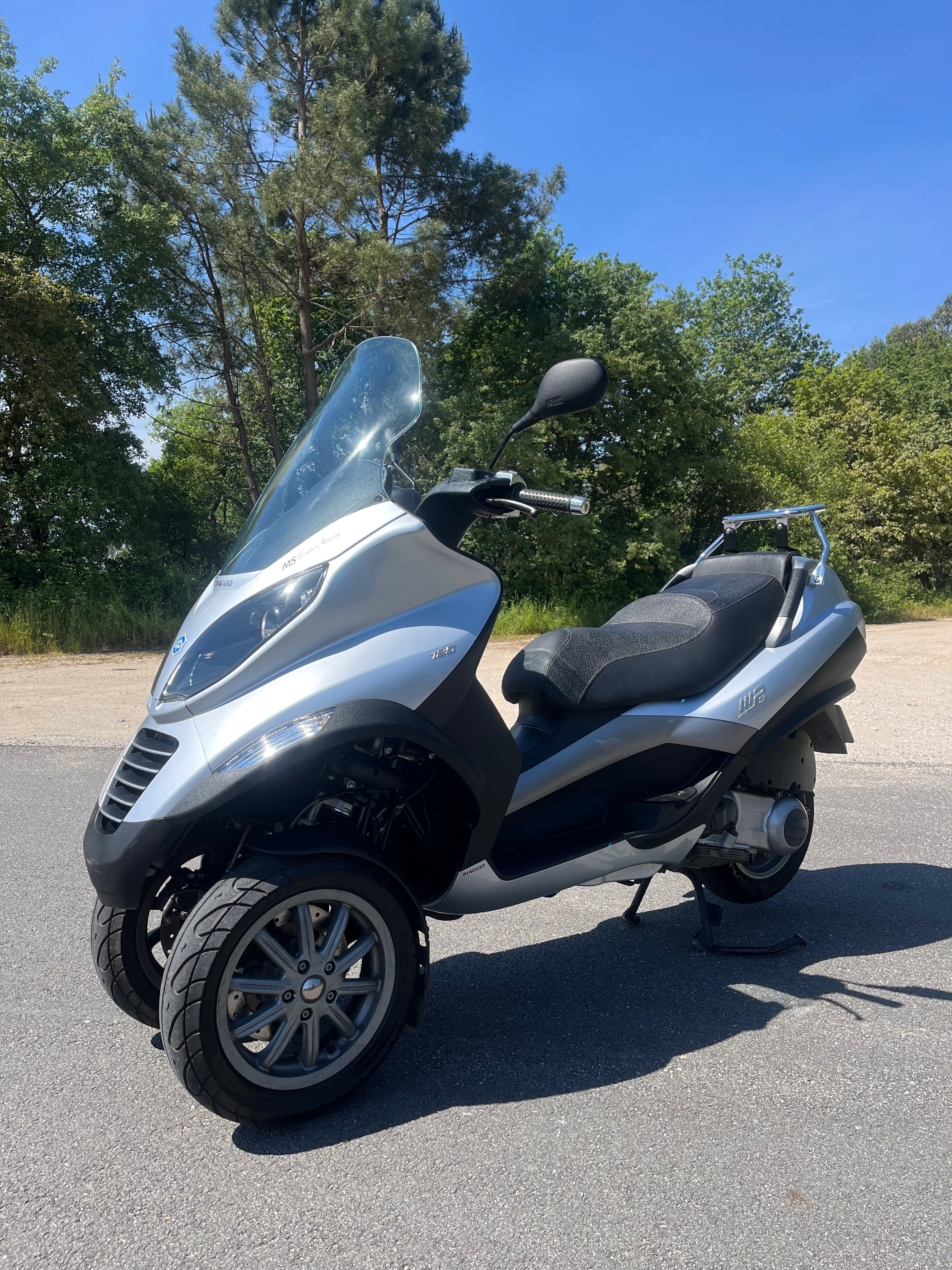 Piaggio MP3 125cc carta de carro