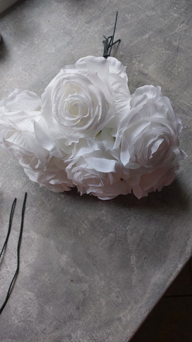 Sztuczne kwiaty- białe róże główki. Ozdoba na ślub, wesele