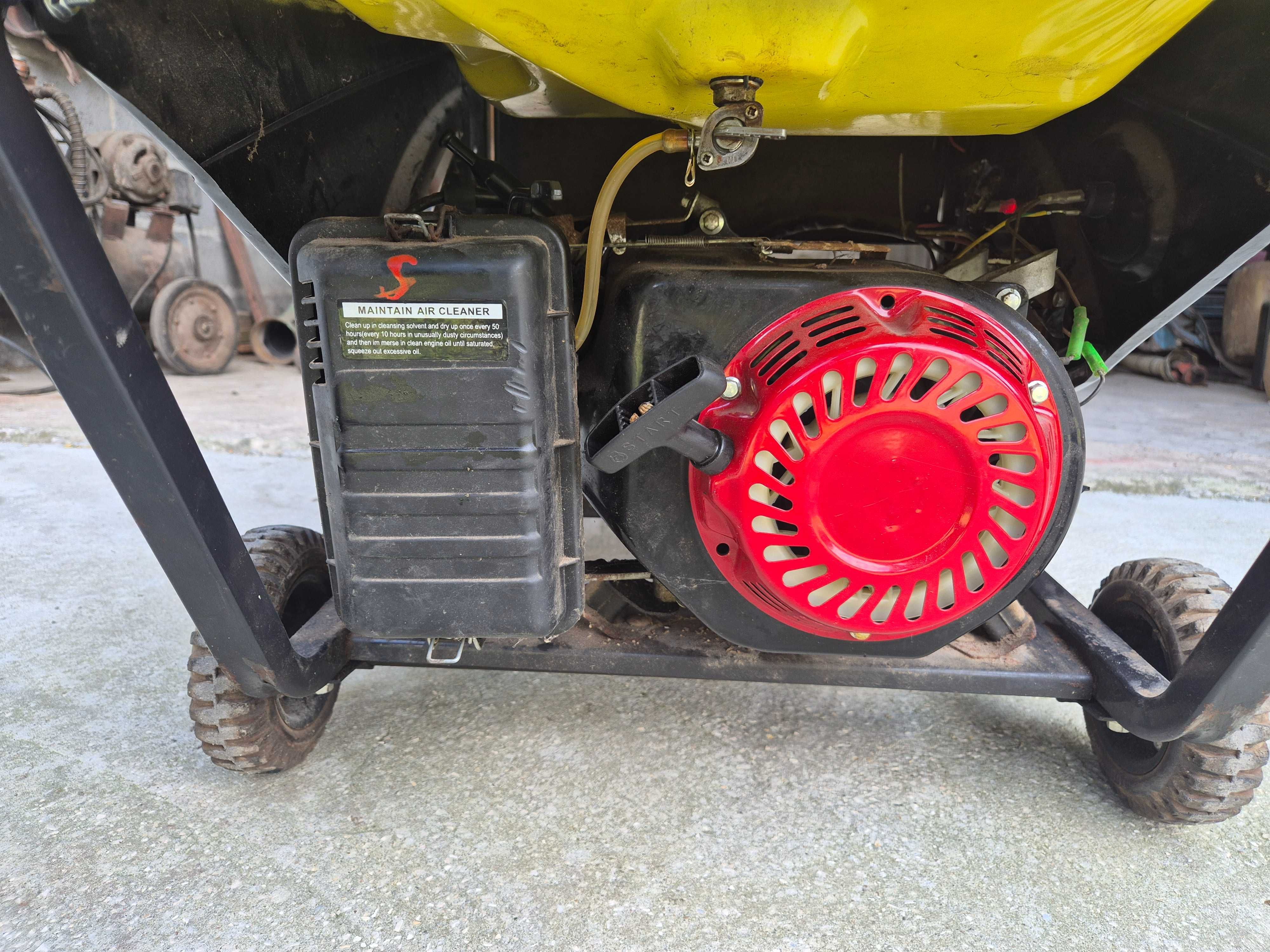 Generator agregat prądotwórczy POWERMAT 3300-AVR