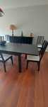 Mesa ikea preta com 10 cadeiras