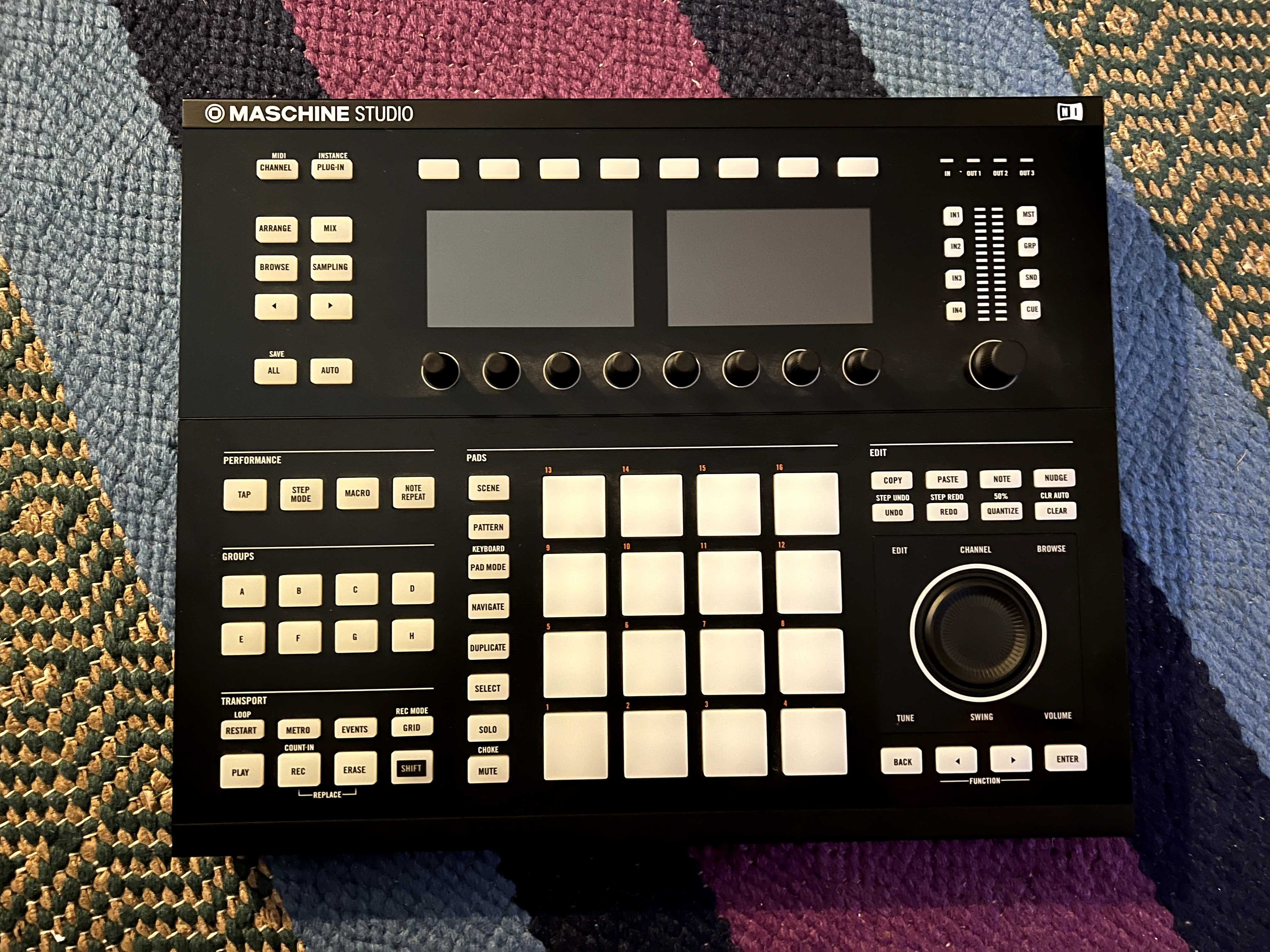 Native Instruments Maschine Studio (com software)