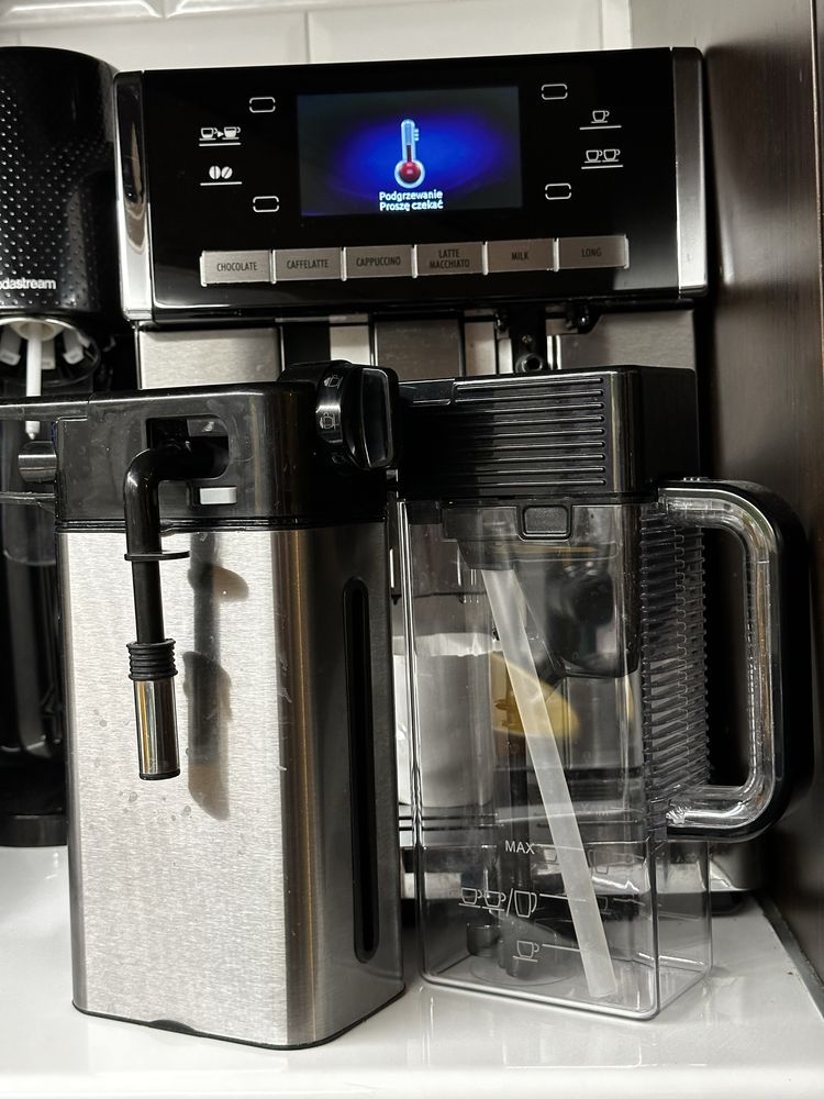Ekspres ciśnieniowy do kawy Delonghi Primadonna Exclusive Esam 6900