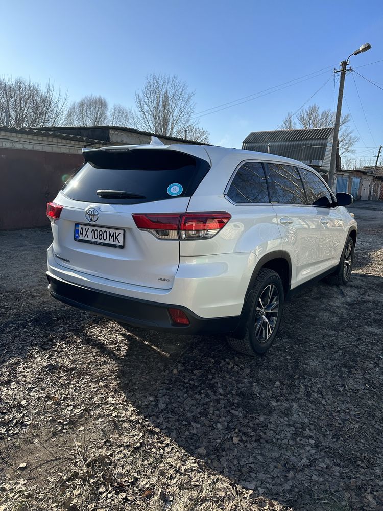 Toyota Highlander AWD 2019