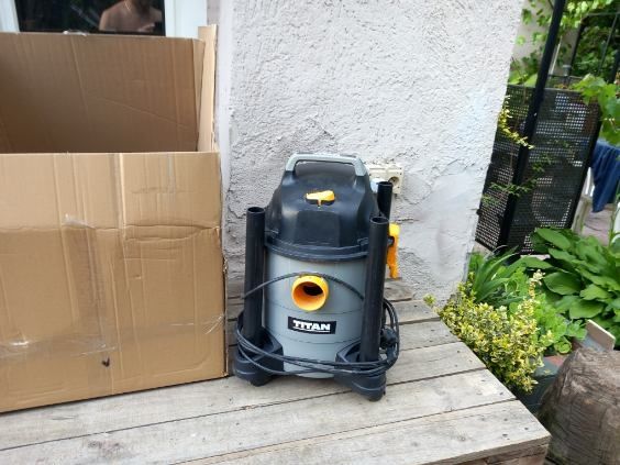 Odkurzacz przemysłowy  TITAN 1300W