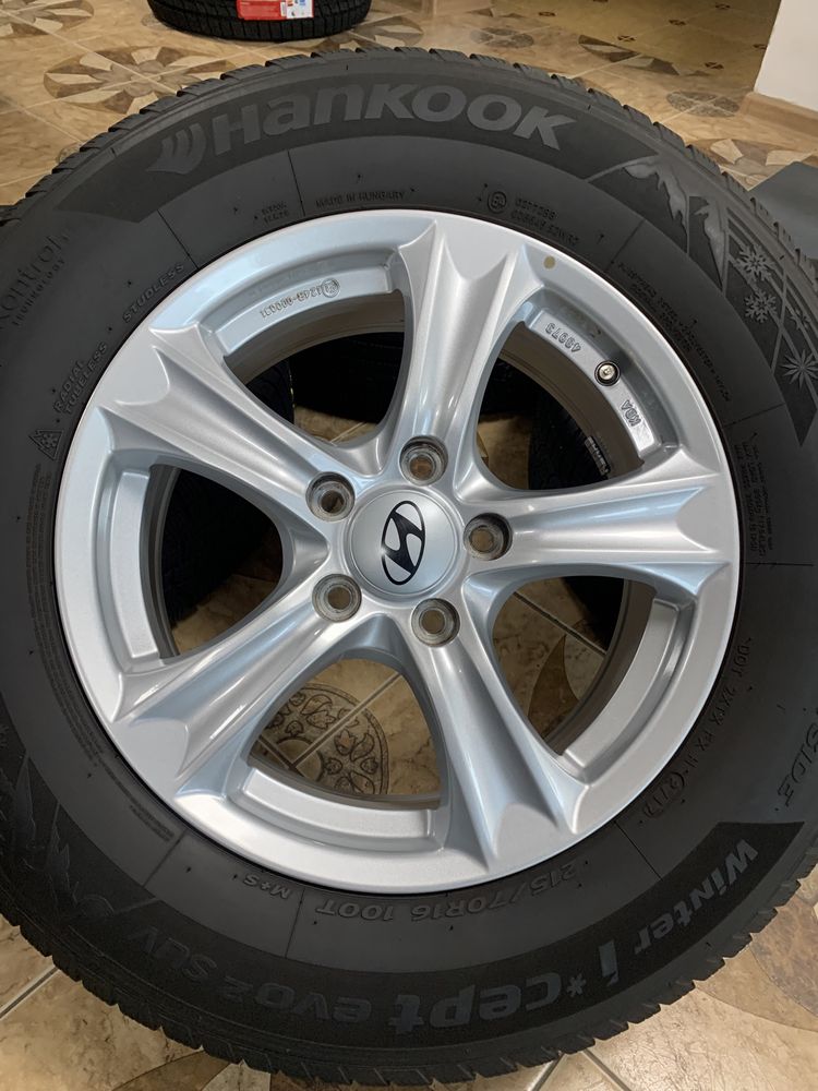 Комплект литих дисків R16 5/114.3 ET45 з шинами 215/70/16 HANKOOK