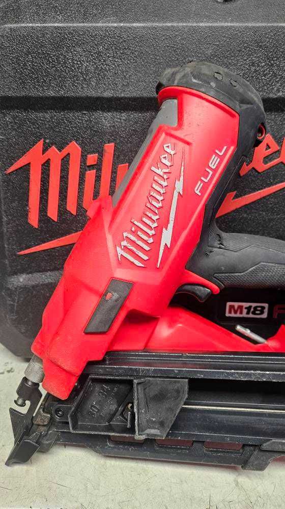 Gwoździarka Milwaukee M18 FFN-0C 50-90mm bez akumulatora + walizka