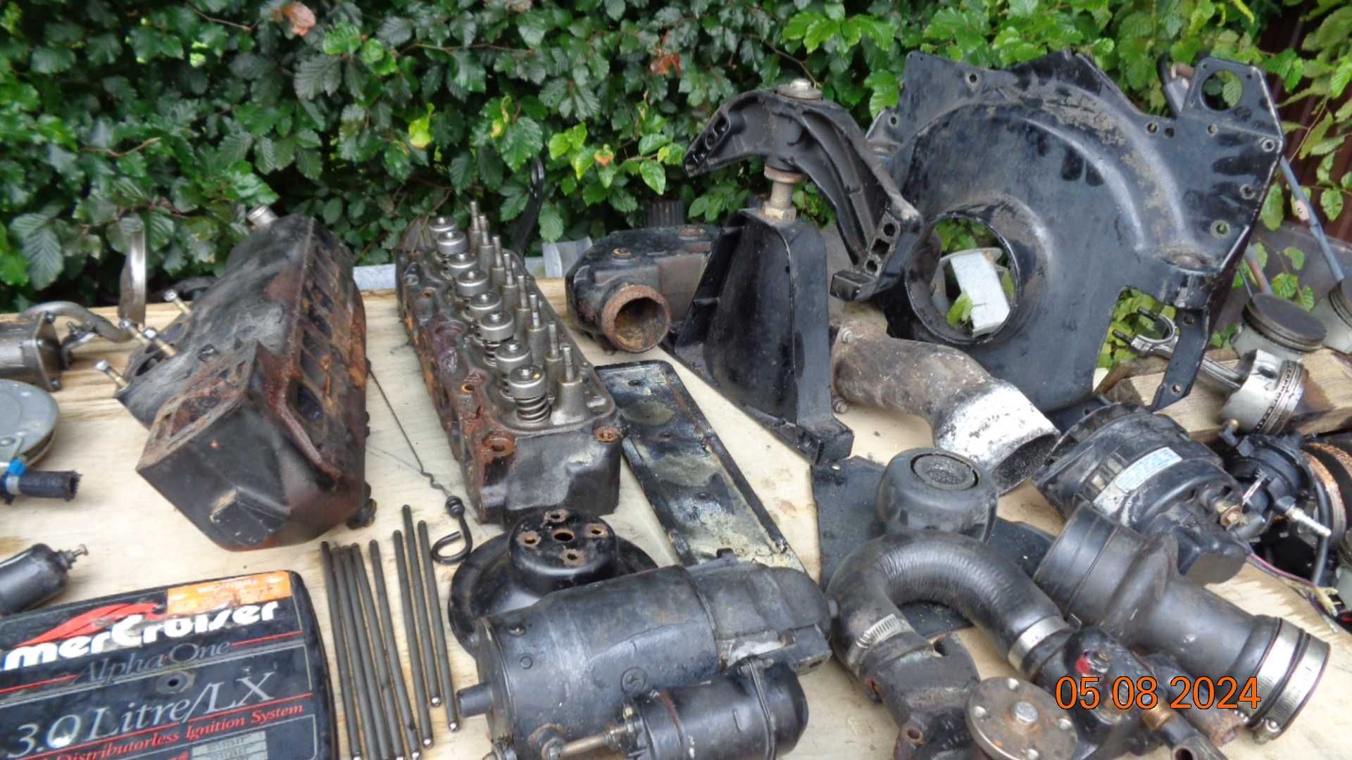 Silnik Mercruiser 3,0 typ LX  alternator  części