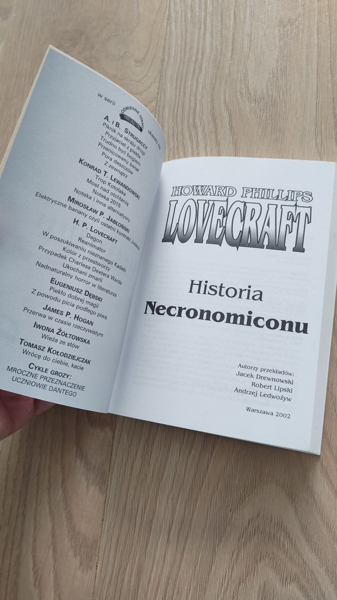 H.P. Lovecraft Historia Necronomiconu super stan unikat