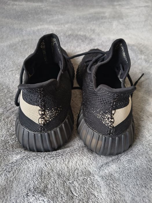 Adidas Yeezy Boost 350 V2 Core Black White 45 rozmiar