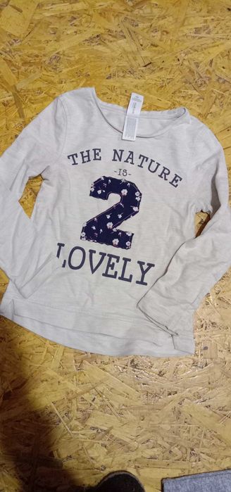 продам кофточки на дівчинку на зріст 128-134 см на 8-9 років