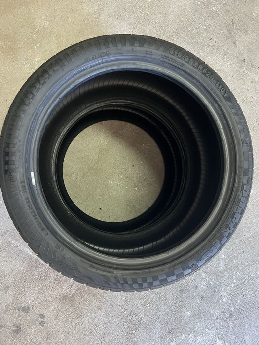 Pneus rft 315/35r20