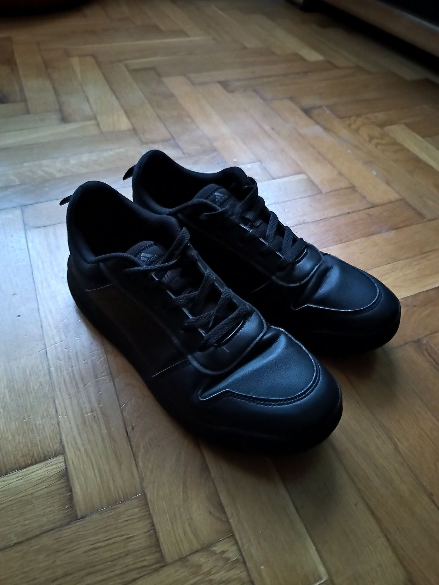 Buty adidas czarne