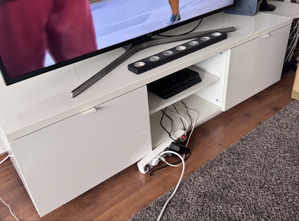 Movel TV branco Ikea