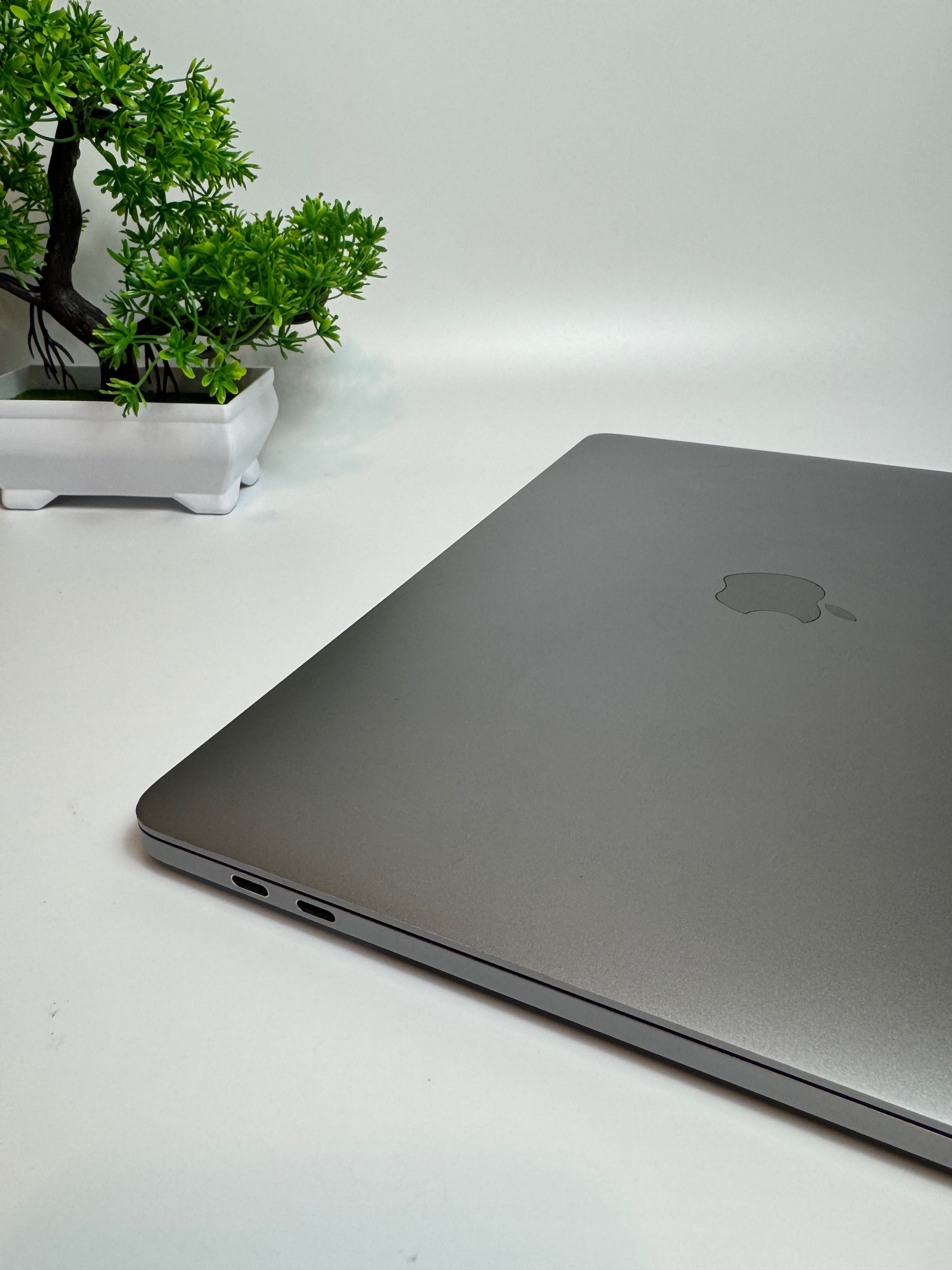 Idealny MacBook Pro 13” i7 2017 A1706 16 GB /256 GB Touchbar