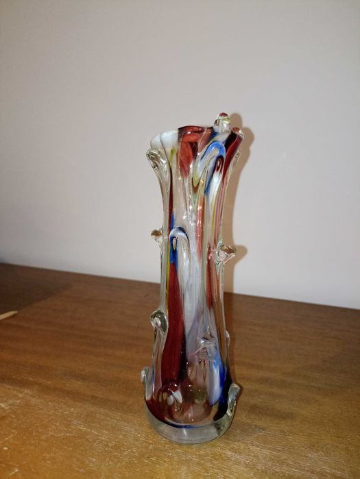 Sprzedam wazon, szkło kolorowe wys. 22 cm. Cena 80 zł.