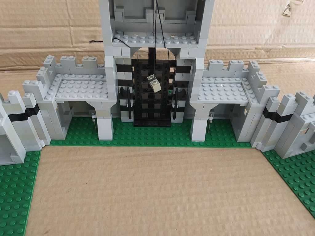 Lego 6080 King's Castle + 6016 Knight's Arsenal