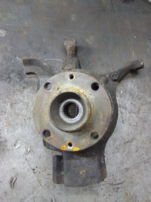 Zwrotnica lewa kierowcy Fiat Seicento 1.1 benzyna rok 2004