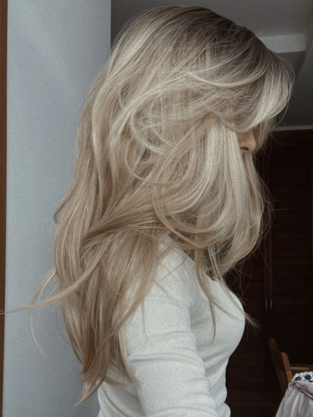 Blond peruka jakość premium jak naturalne włosy pasemka ombre grzywka