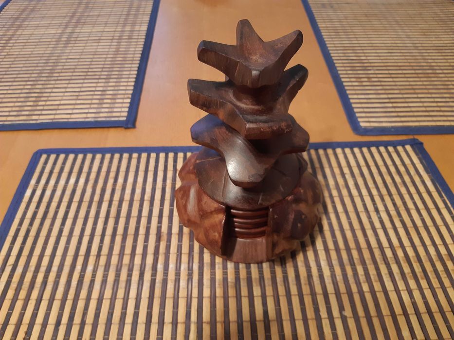 Подарунок - Підставки під чашки бокали з червоного дерева