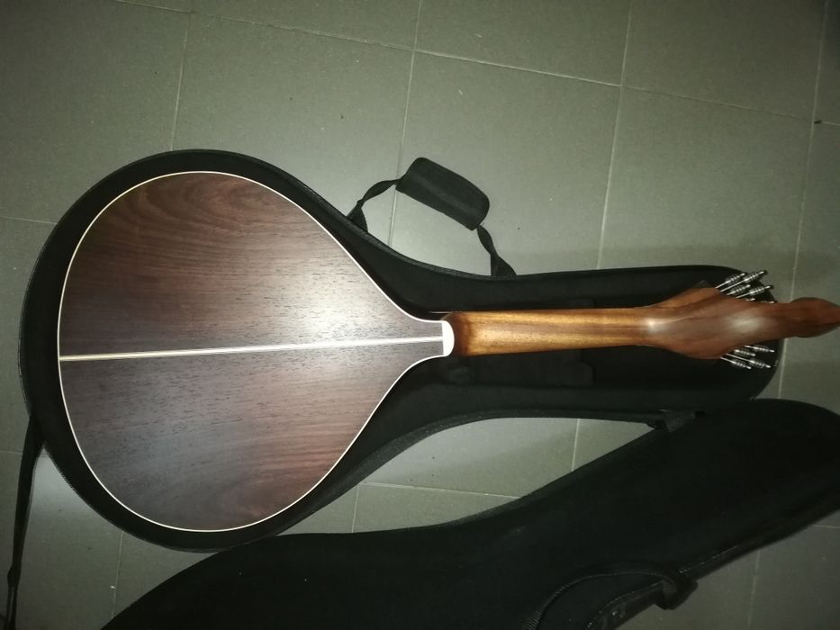 Guitarra Portuguesa de Coimbra em madeira maciça natural