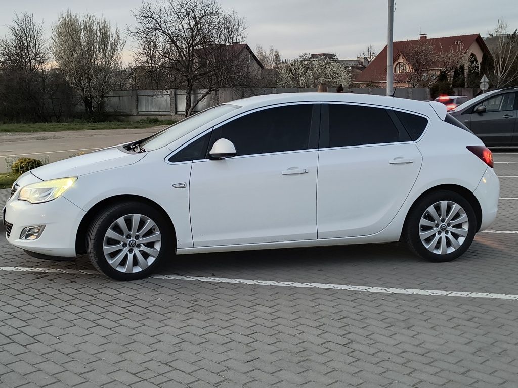 Opel Astra J (Опель Астра)