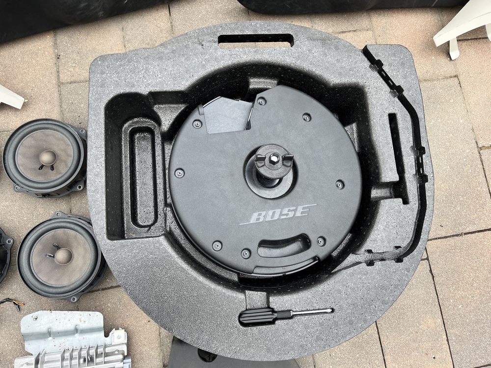 Alfa Romeo Mito zestaw Bose Subwoofer Wzmacniacz Głośniki