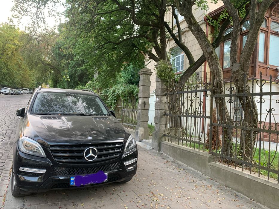 Mercedes ML 250; 2012рік