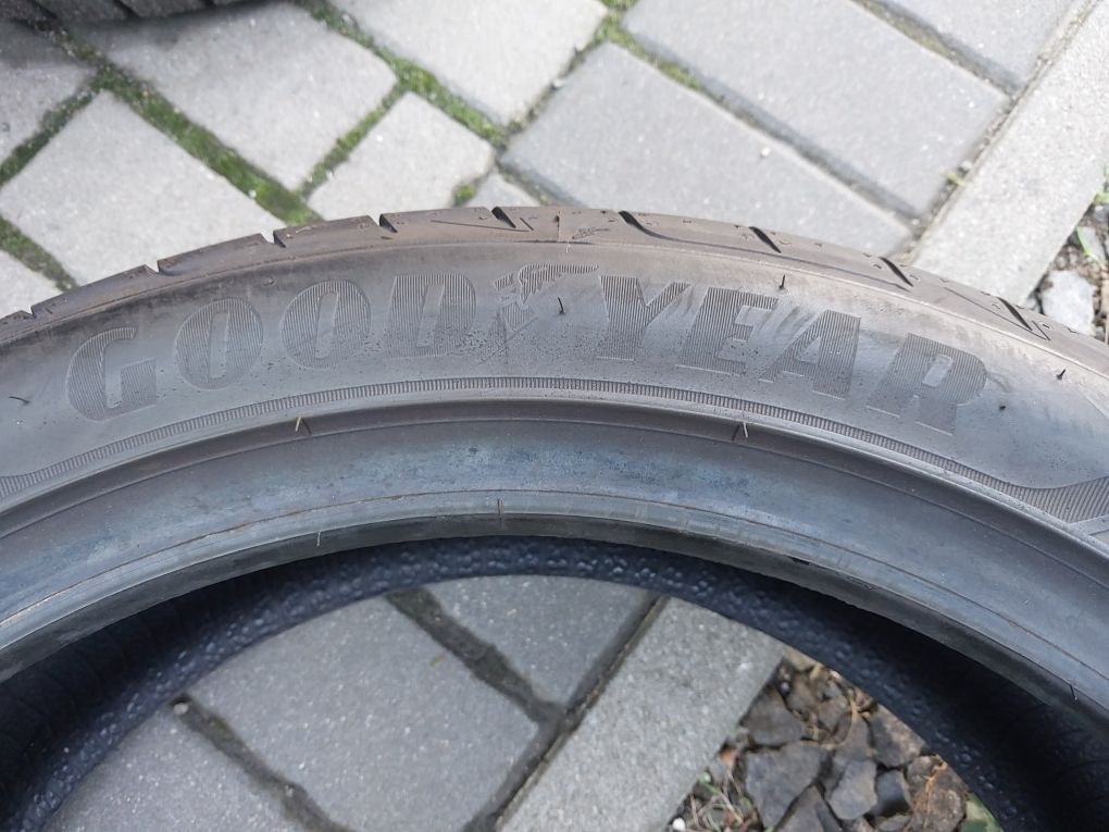 Goodyear Eagle F1 Asymmetric 3 215/45R18 89 V