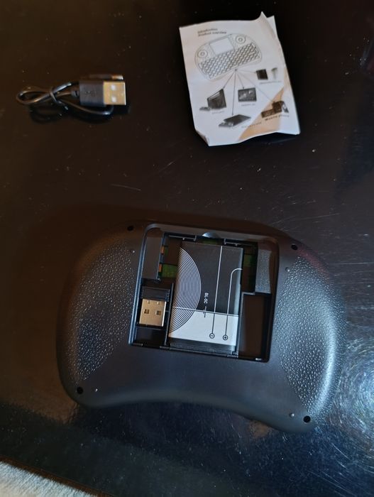 Бездротова універсальна клавіатура