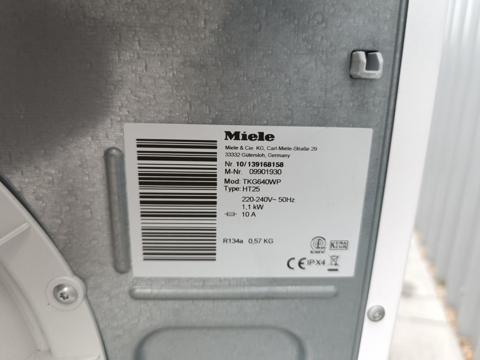 Сушильна машина Miele TGK640WP